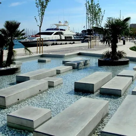 Authentic In Stone House At The Location Apartament Split