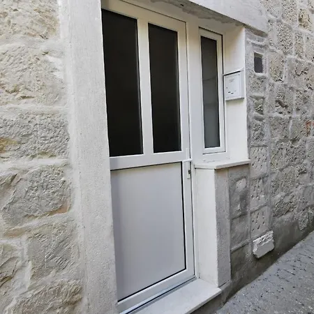 Authentic In Stone House At The Location Apartment Split