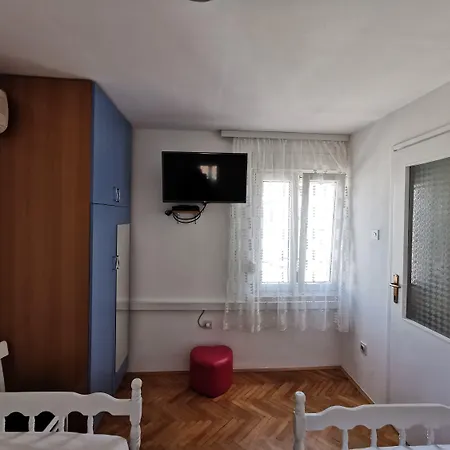 Apartman Authentic In Stone House At The Location *
